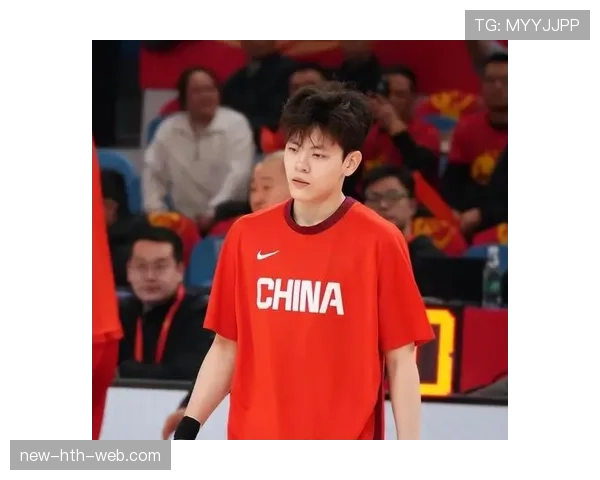 杨舒予训练完直接啃鸡腿？这自律人设有点扛不住啊